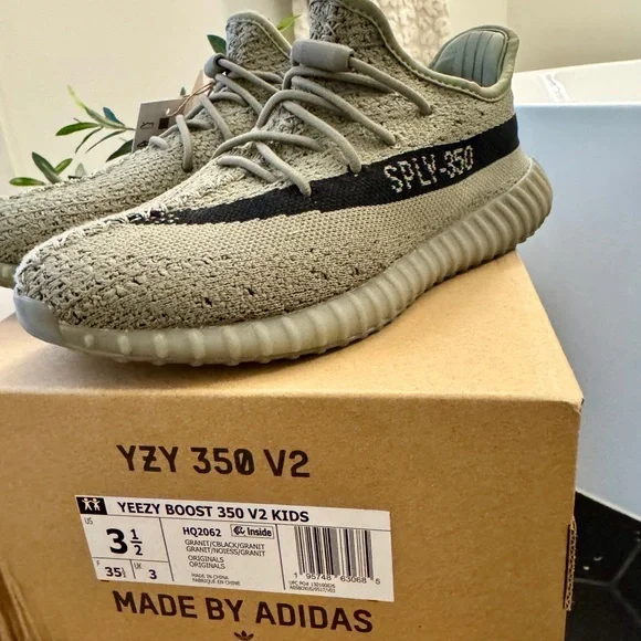 Adidas Yeezy 350 boost kids size 3 1/2. With box and tags. Like new